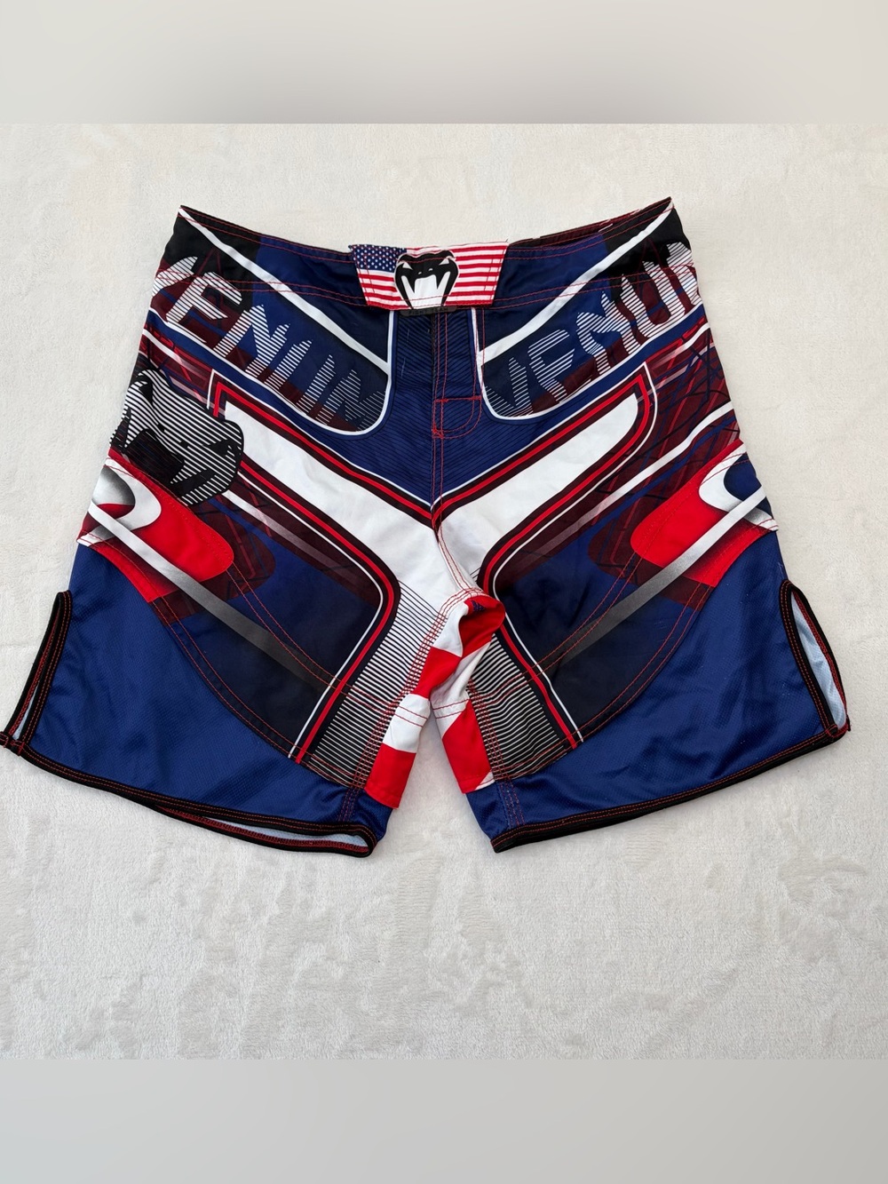 Venum USA MMA Fight Shorts Sz M / 33 Red White Blue Patriotic American Flag BJJ